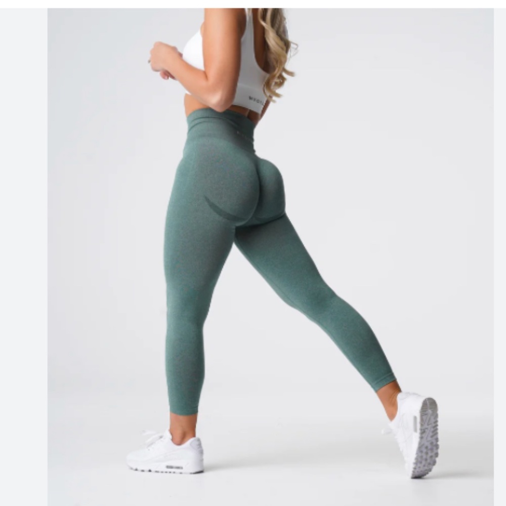NVGTN High-Waist Seamless Leggings in Sage Green
